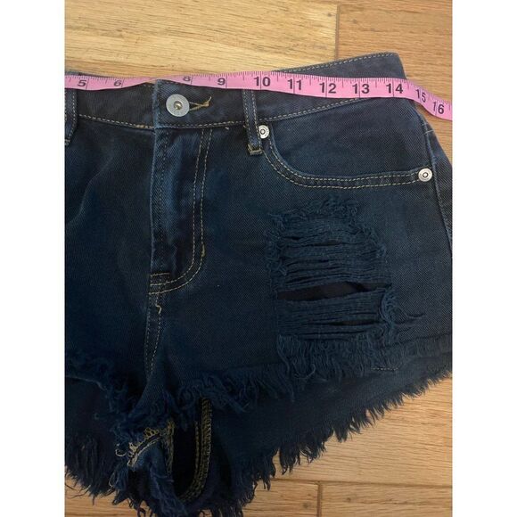 Gypsy Warrior, juniors dark distressed low rise shorties with frayed hem size 5 - Picture 5 of 8